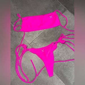 Boutine LA hot pink set